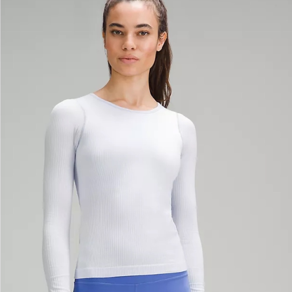 Lululemon Ebb to Street Waist-Length Long-Sleeve Shirt
ColourBlissful Blue
Size4